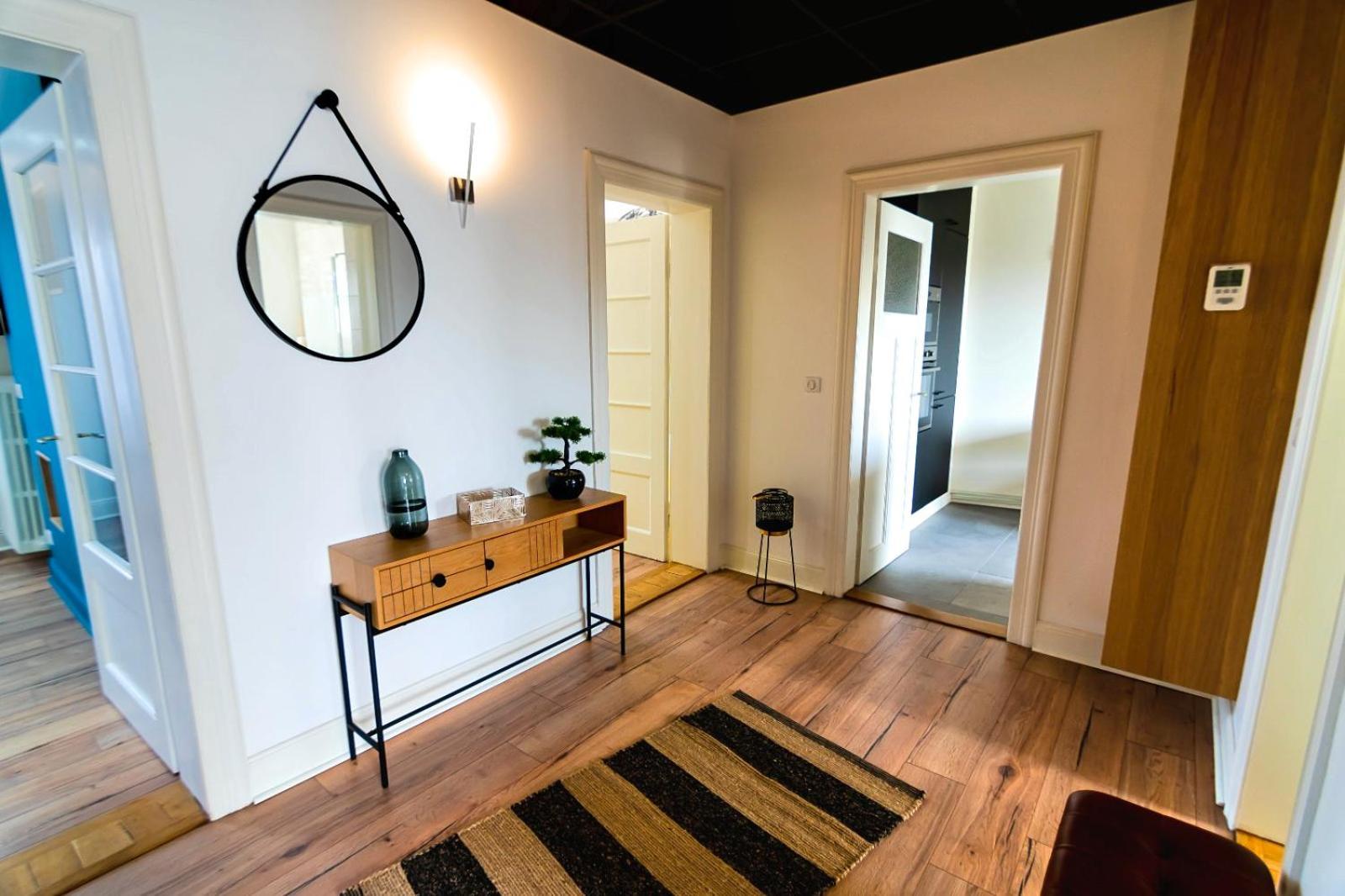 Bel Ami 01 - Turquoise & Or - Moderne Chic - Centre Ville - Acces Jardin - Clim - Wifi - Parking - Localisation Ideale ستشيلتيغهيم المظهر الخارجي الصورة