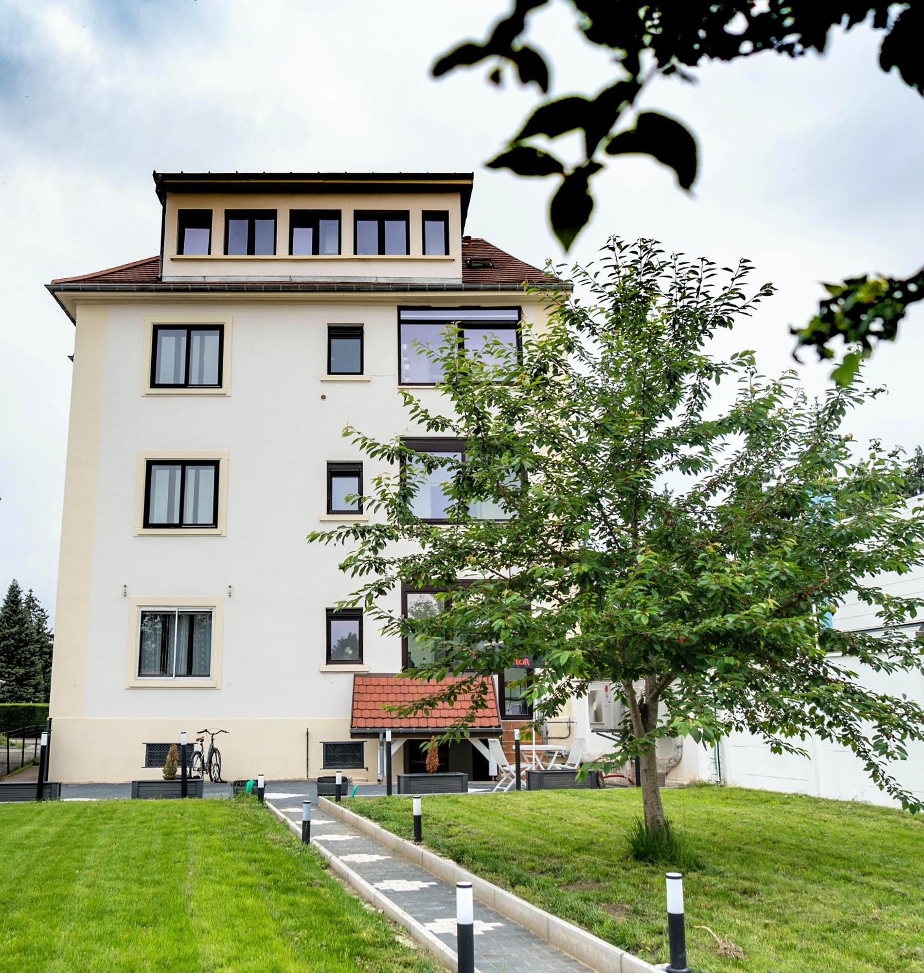 Bel Ami 01 - Turquoise & Or - Moderne Chic - Centre Ville - Acces Jardin - Clim - Wifi - Parking - Localisation Ideale ستشيلتيغهيم المظهر الخارجي الصورة