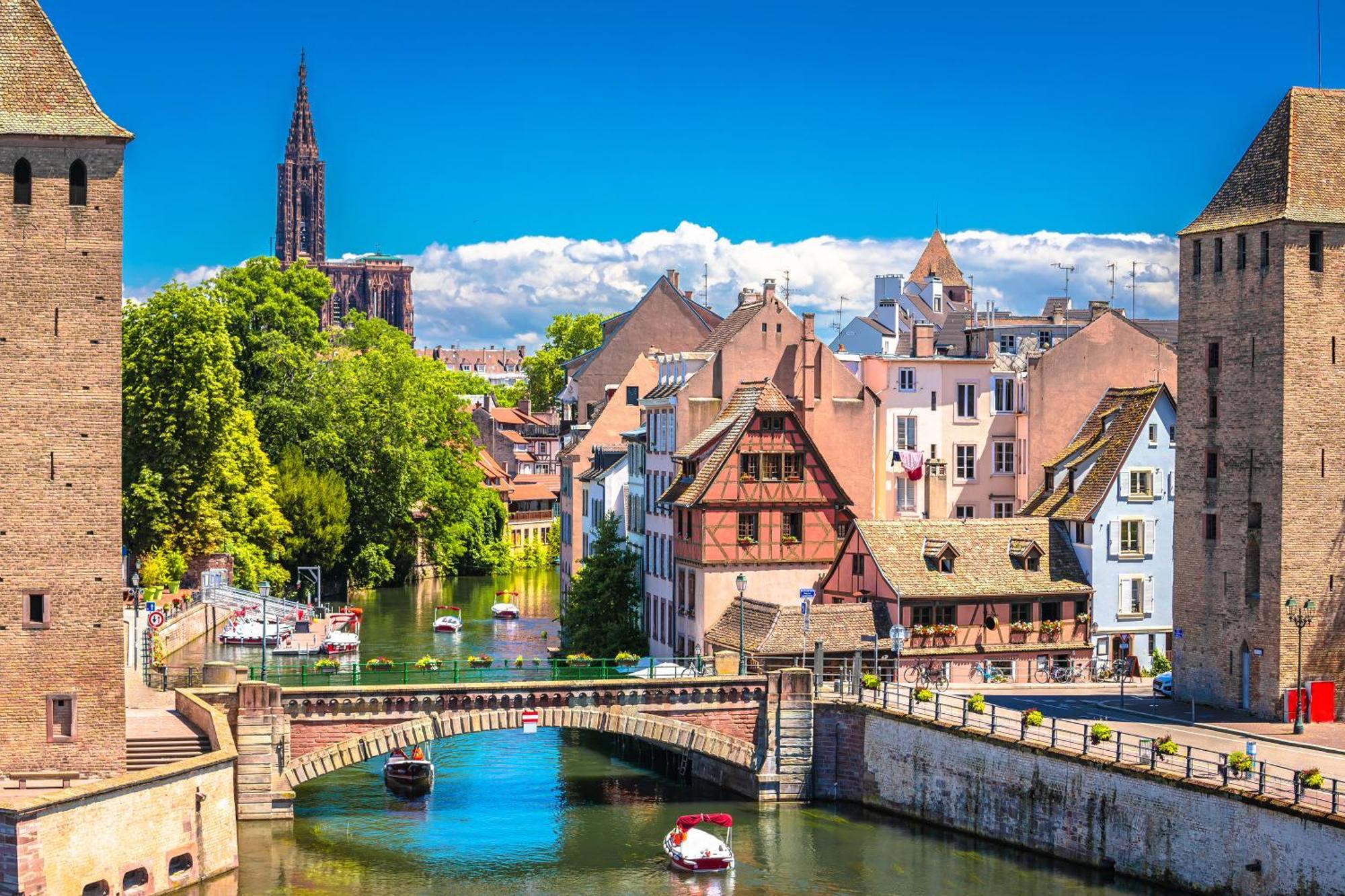Bel Ami 01 - Turquoise & Or - Moderne Chic - Centre Ville - Acces Jardin - Clim - Wifi - Parking - Localisation Ideale ستشيلتيغهيم المظهر الخارجي الصورة
